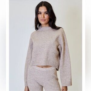 DH New York Harlow Sweater and Matching Pants set Size‎ S